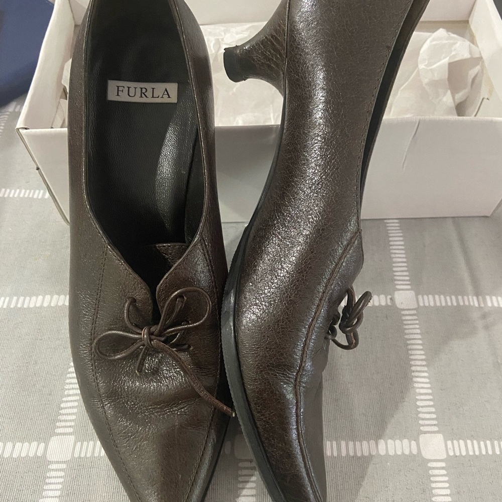 Furla Vintage Brown leather lace up kitten heel shoes